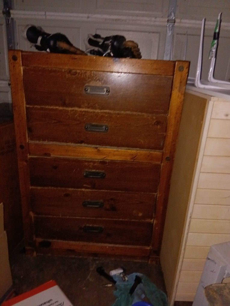Dressers Pick Up Only 2