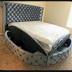 In Stock✅ Circle Gray Velvet Queen Bed With Storage 👍 Color Options👌 Brand New 👍