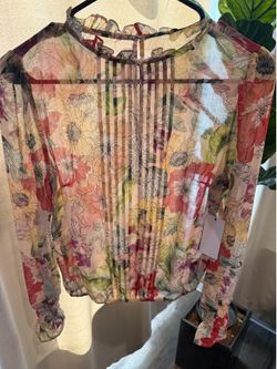 Guess Sheer Floral Pintuck Blouse - Pink, Green, Cream size XS New
