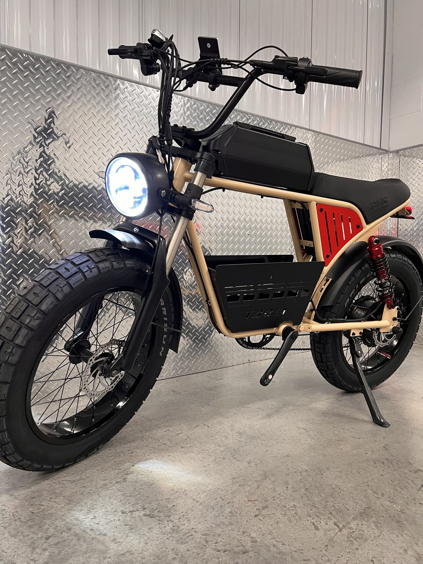 1500/2000 Watt Electric Bike w/Center Basket, 38mph, Full Suspension, Hydraulic Brakes