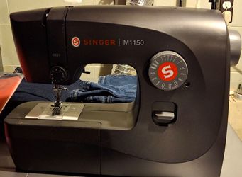 Brand New Open Box Singer Sewing Machine