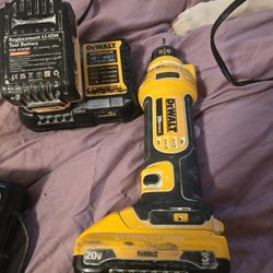 Dewalt Drywall Cutting Tool With 2 20v Batteries And Charger