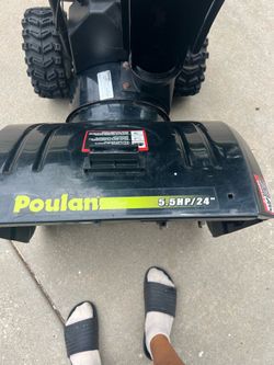 Poulan 5.5 24 inch snow blower with electric start