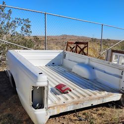 Ford Ranger - 7 ft  long bed pickup box 
