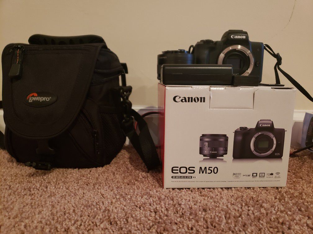 Canon M50 4K camera with Camera bag