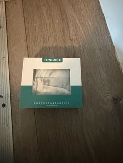 NEW AirPods Pro 2 Case in box with lanyard