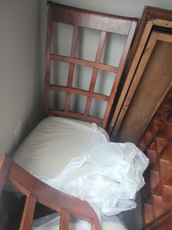Rectangle nice dining room table with 6 chairs used but great condition large table