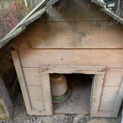 Free Outdoor Wooden Dog House