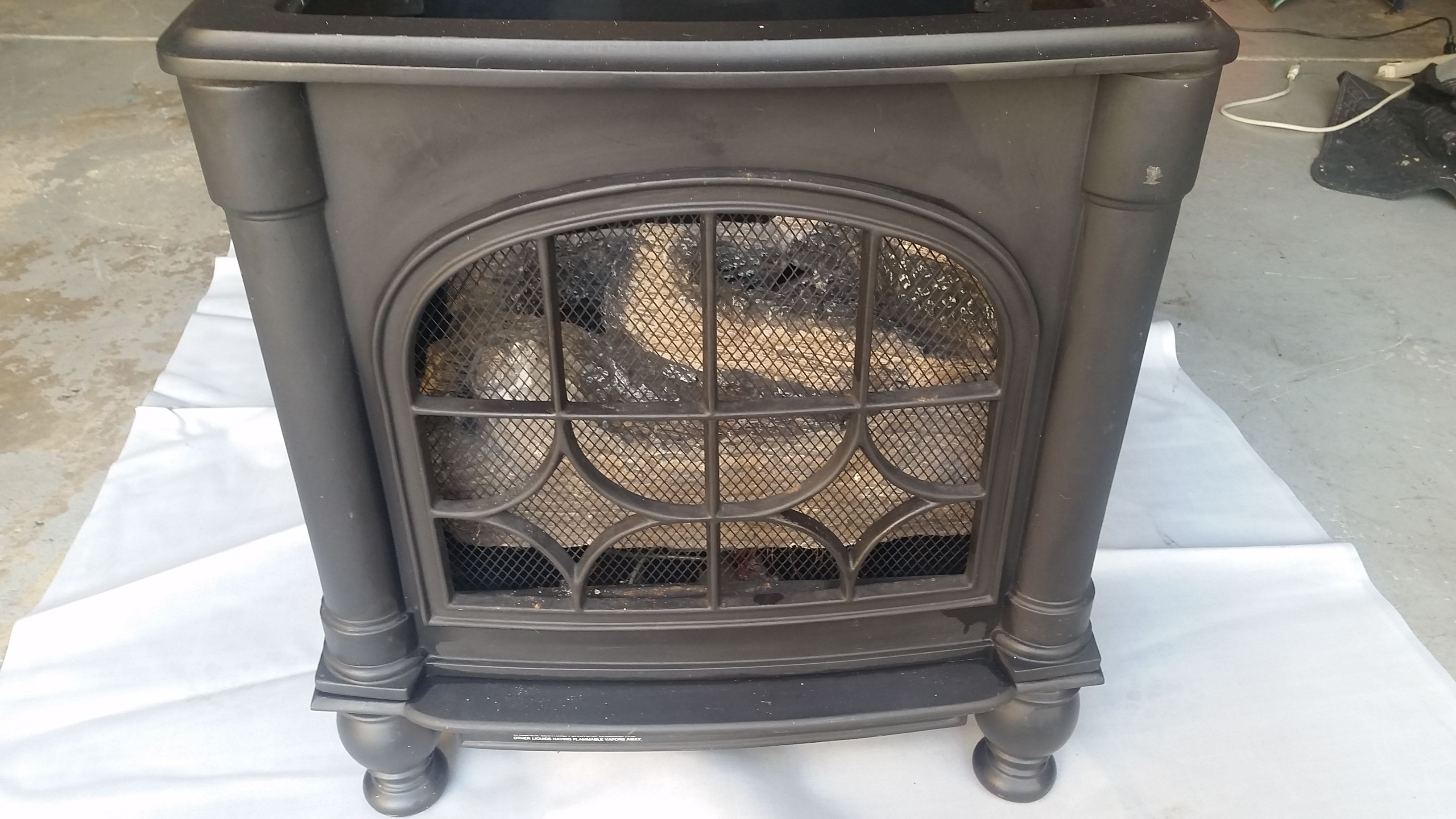 DESA INDOOR GAS HEATER for Sale in Bolingbrook, IL - OfferUp