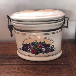 Cookie jar.