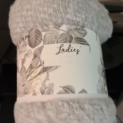 LADIES  FRINGED SCARF *NEW*