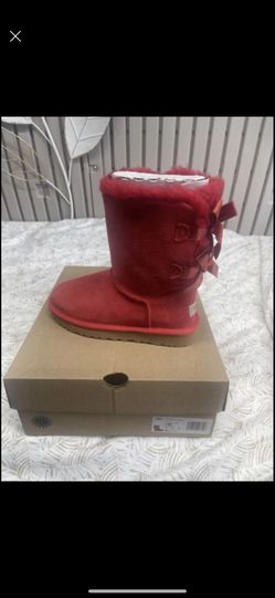 Women Ugg’s Size 5, 6