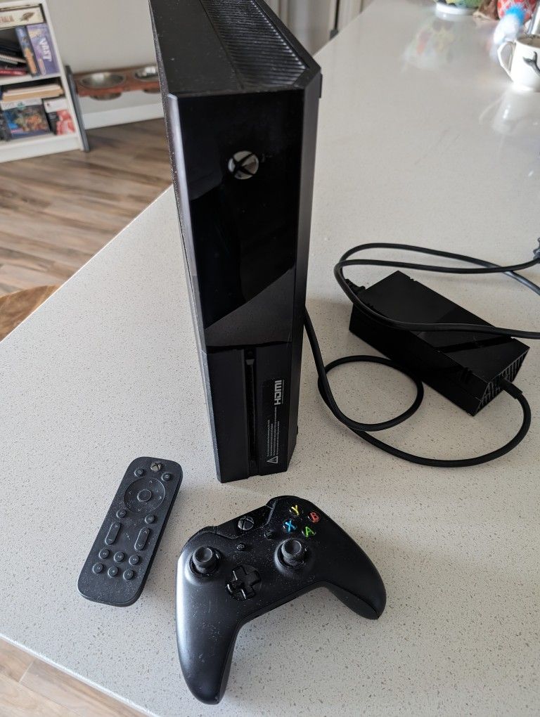 Xbox One Model 1540 500gb Controller Remote Games