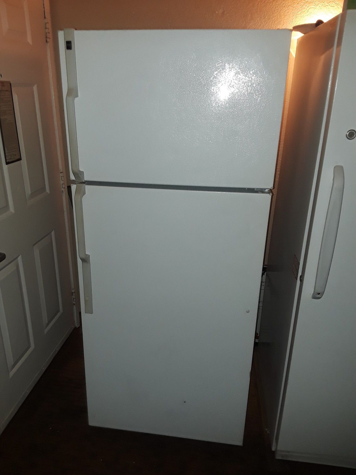 Hotpoint refrigerator freezer