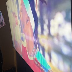 70 inch Samsung TV comes with stands and remote