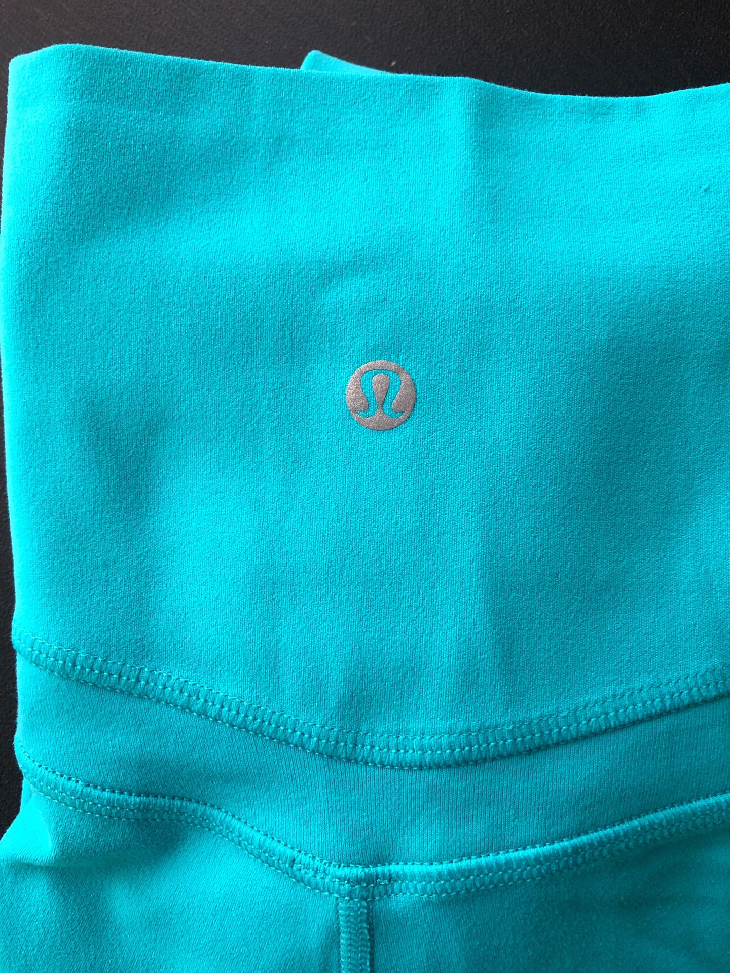 Lululemon - size 6 - turquoise align pant