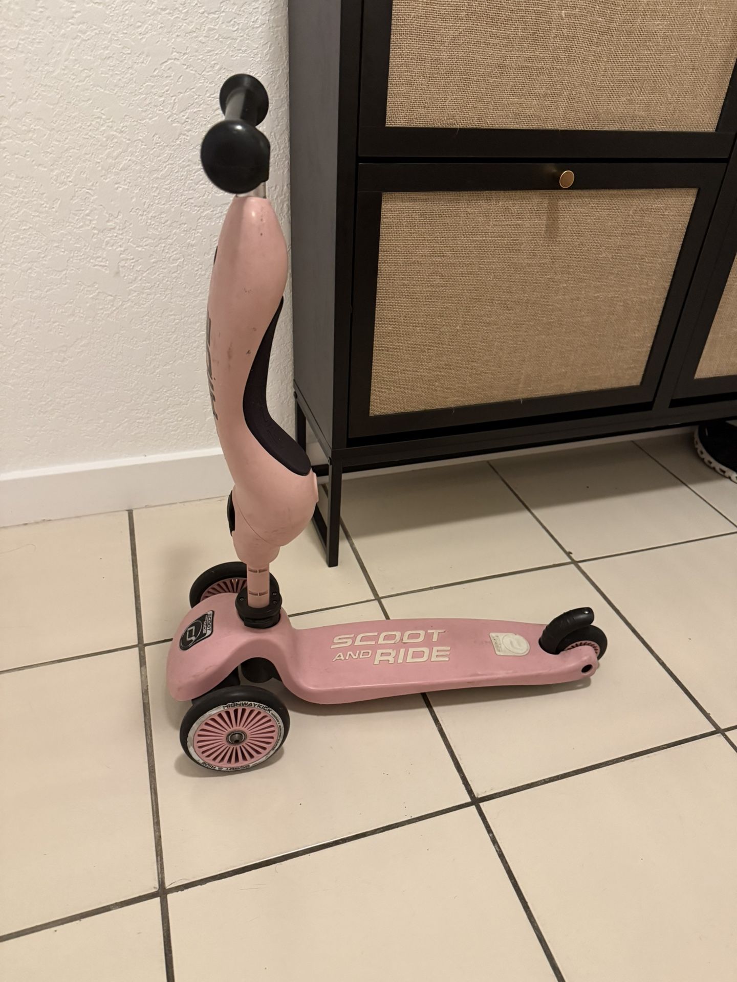 Scoot And ride scooter Pink