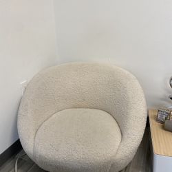 Fuzzy Swivel Chair