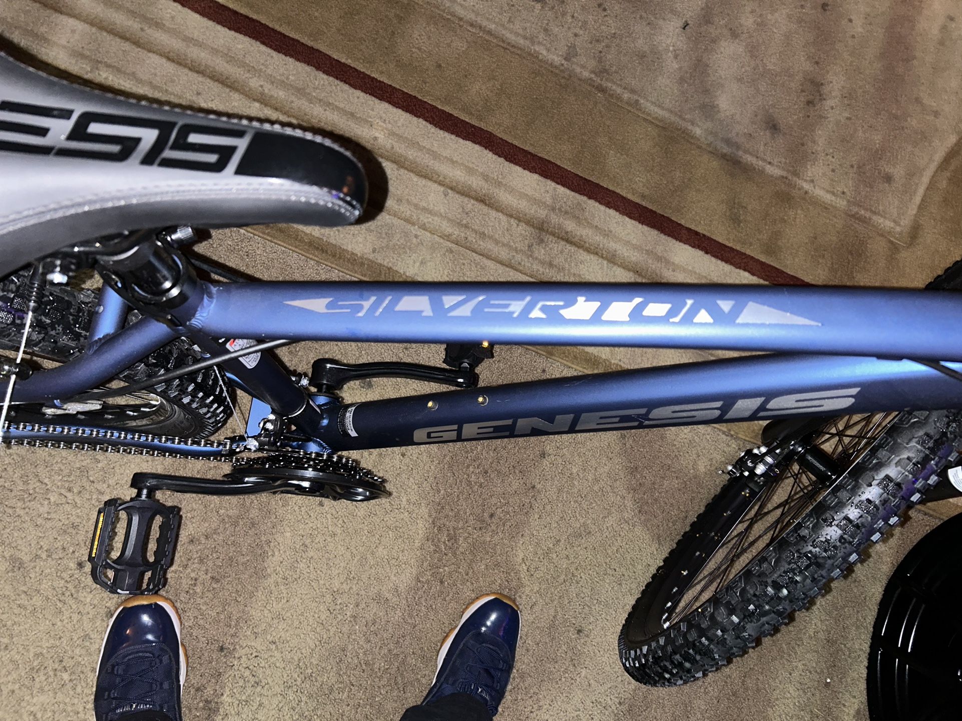 **GENESIS 29M SILVERTON MOUNTAIN BIKE LIKE NEW** for Sale in Portland