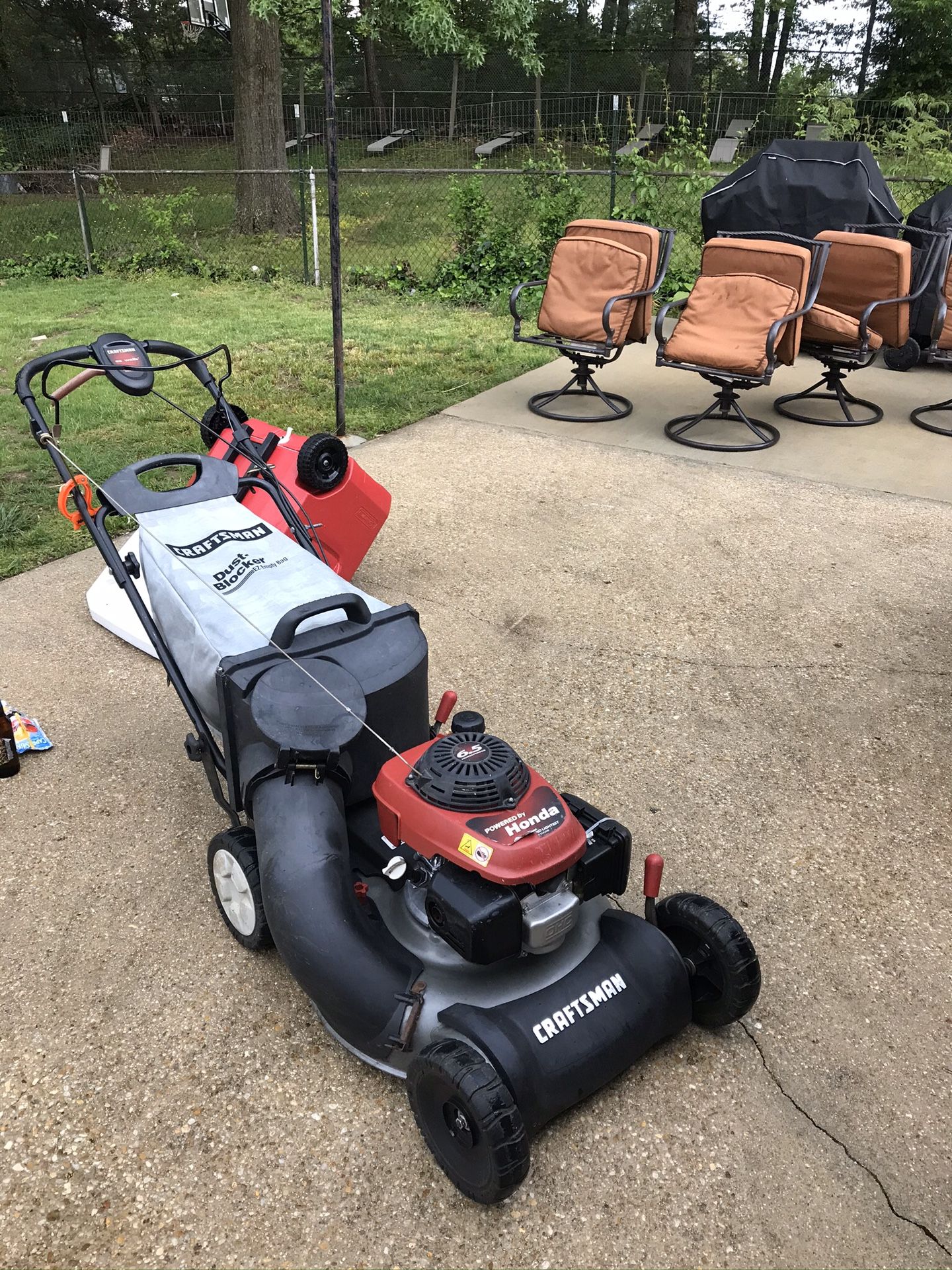 Craftsman Honda lawn mower self propelled for Sale in District Heights