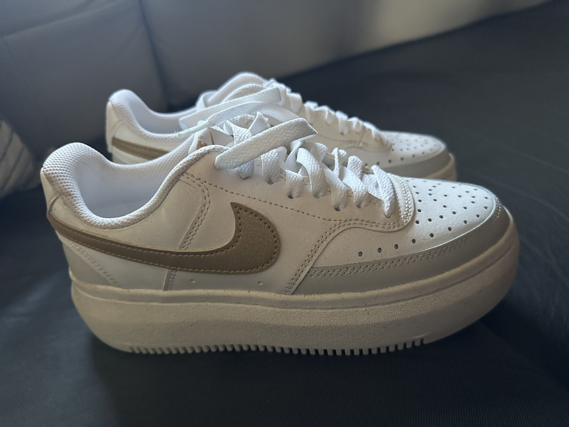 Nike Court Vision Women Size 7