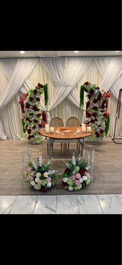 Florals and centerpieces- Burgundy, green, pink and ivory