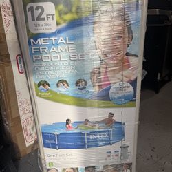 Pool Intex Piscina Elevada con Estructura Metálica de 12' x 30" con Bomba de Filtro