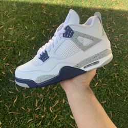 Jordan 4 Midnight Navy Size 8.5