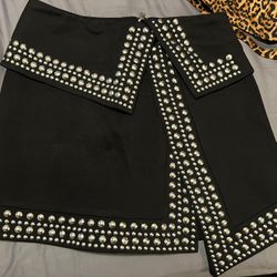 Rivet skirt size 10.   100%new