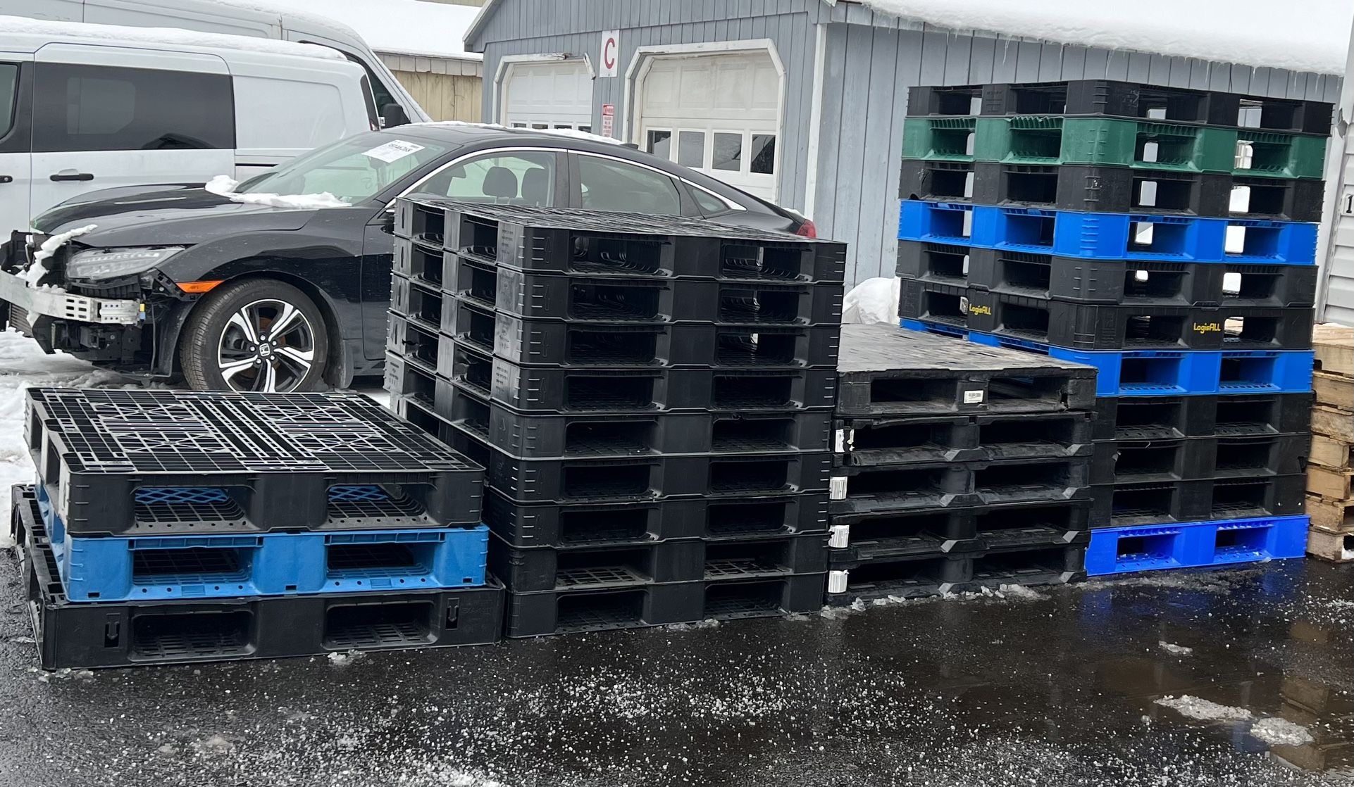 :::::::Plastic Pallets For Sale:::::::