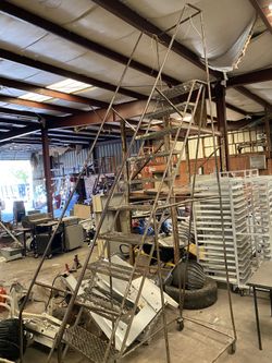 Commercial Ladder