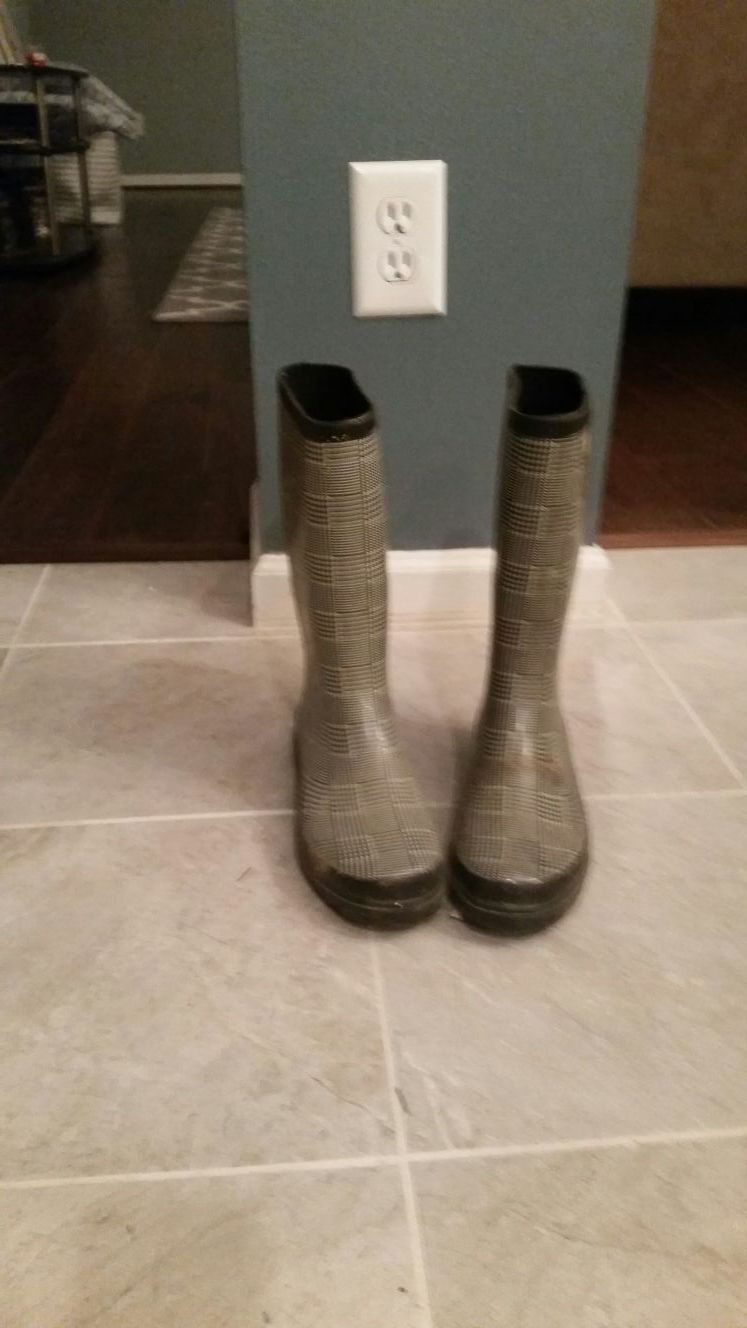 Ladies rain/snow boots