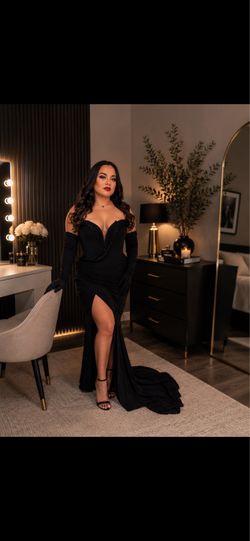 Albina Dyla Long Black Gown with Matching Opera Gloves