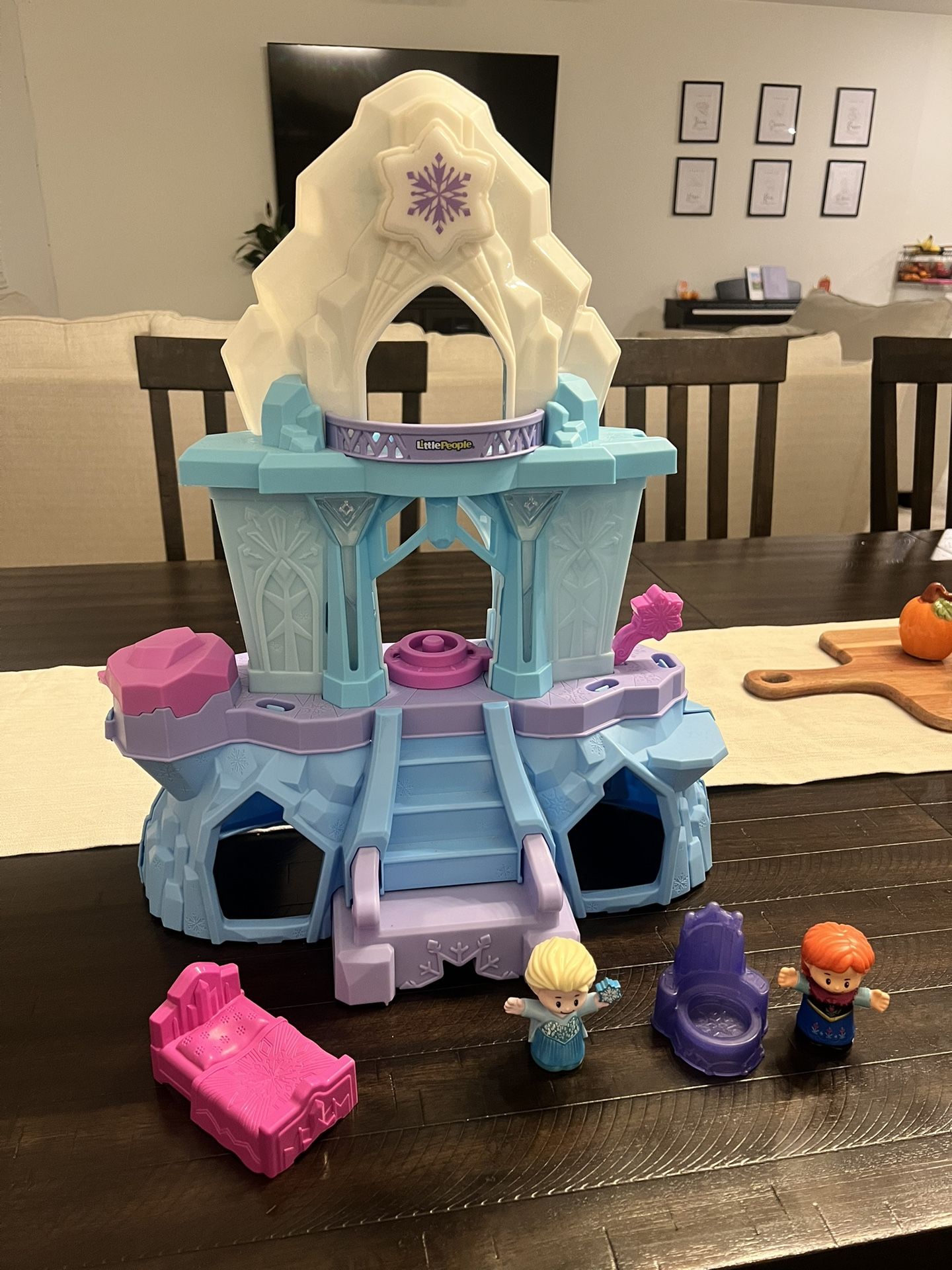 Little People Frozen Castle