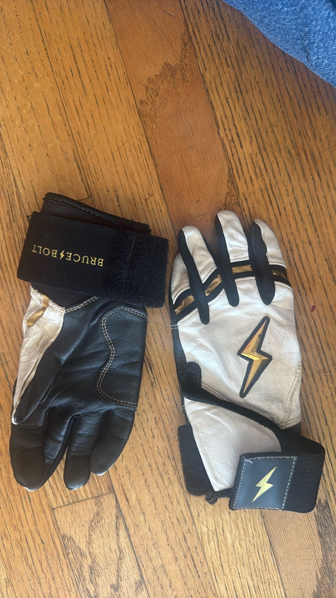 Batting gloves