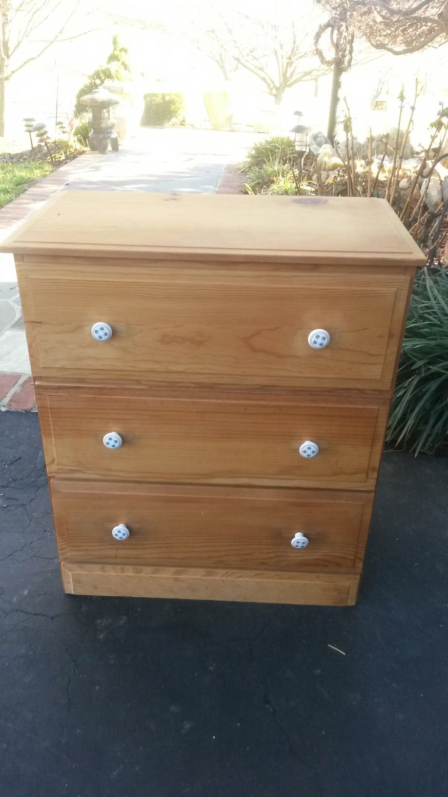 New 3 drawer solid wood chest
