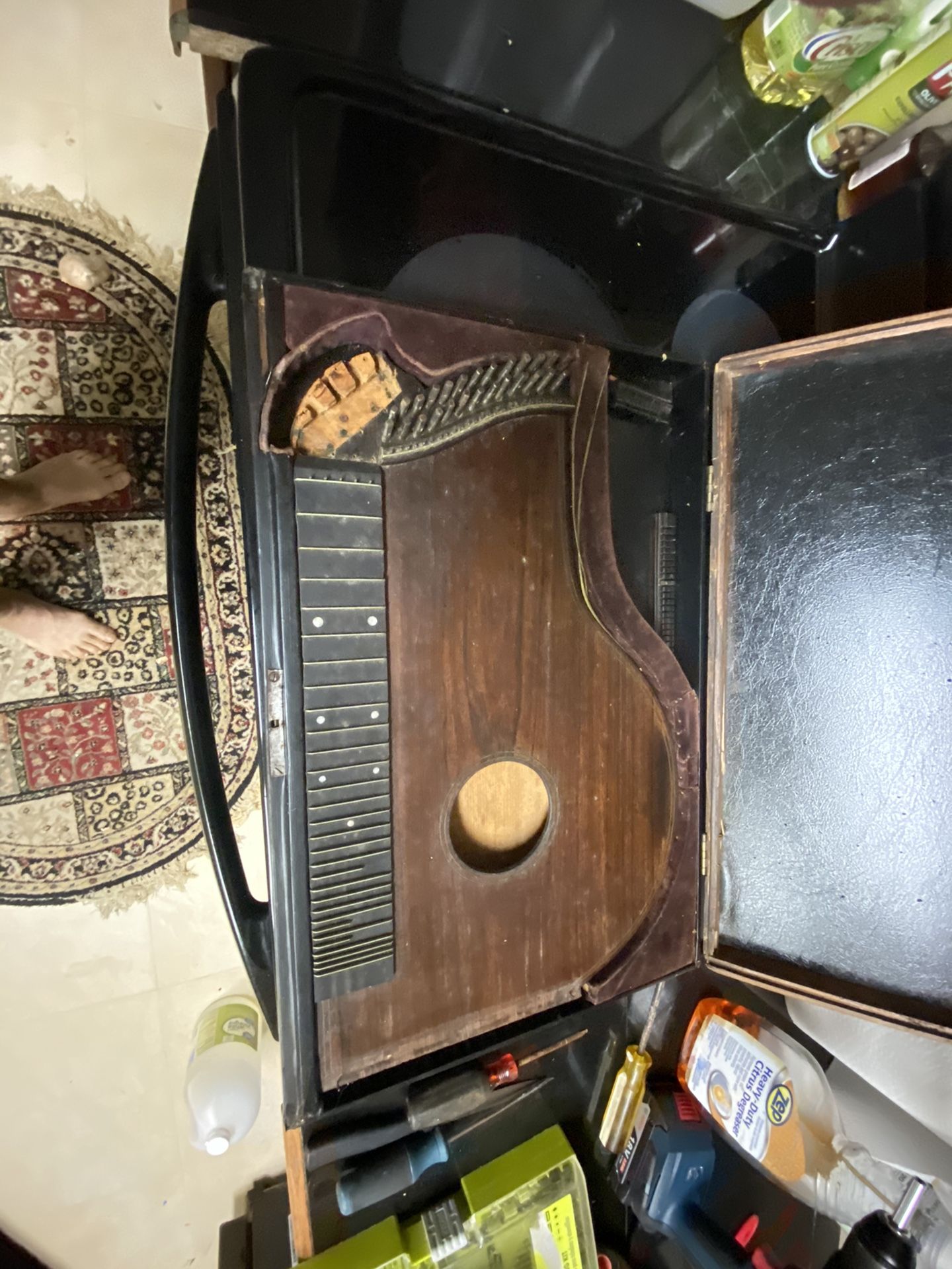 HARP? Antique Musical Instrument In It’s Case Needs Remivatrd