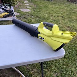 RYOBI 40V 120 MPH 550 CFM Cordless Battery Leaf Blower (Tool Only)