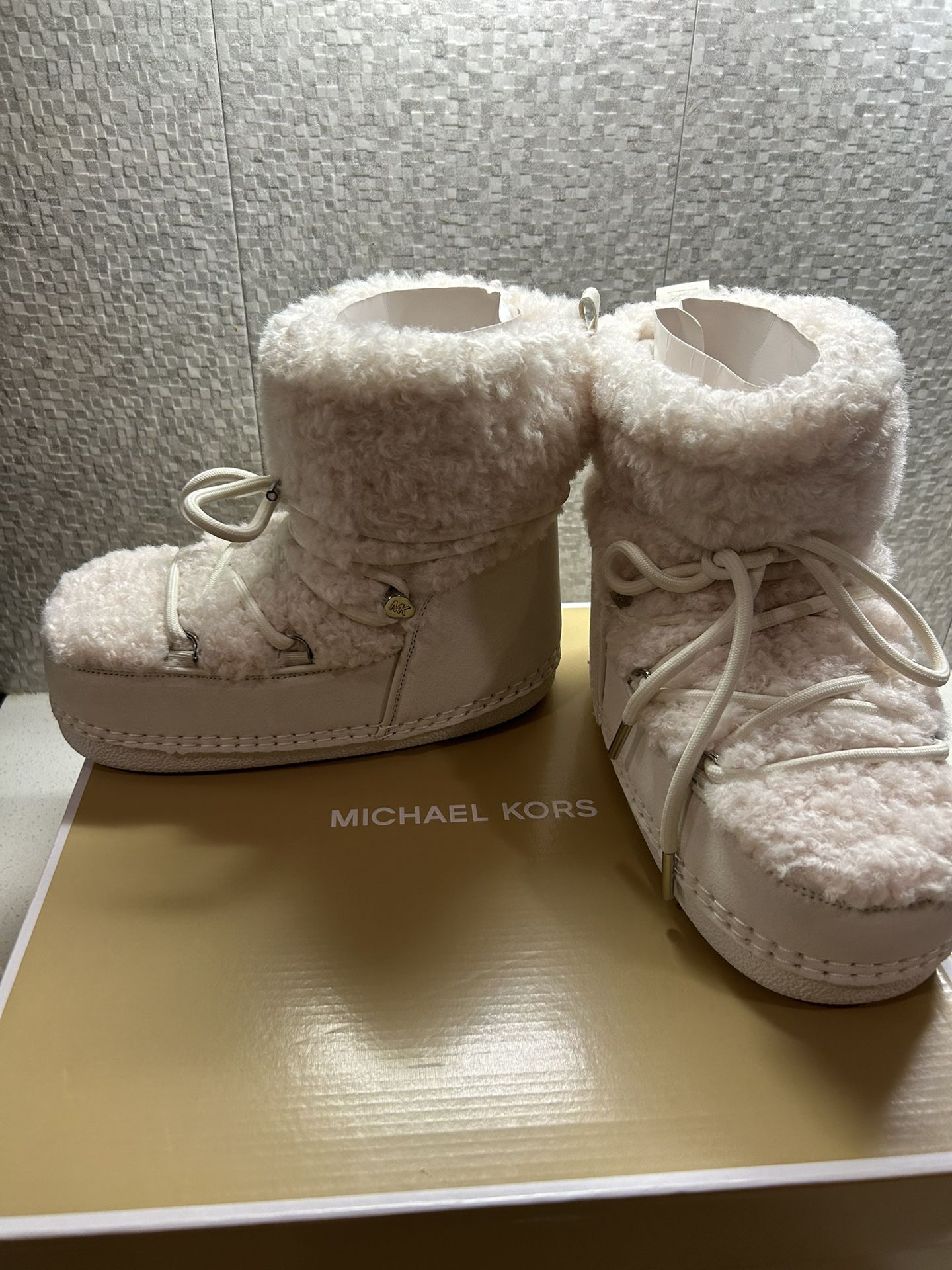 Michael Kors Snow Boots 