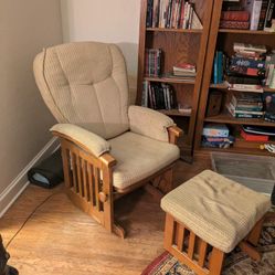 Gliding Chair With Ottoman