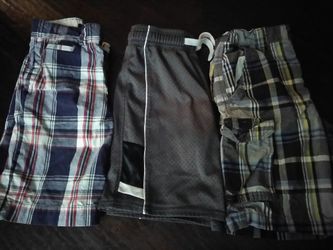 Boys shorts 6/7