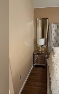 Night stand set used like new  no cracks