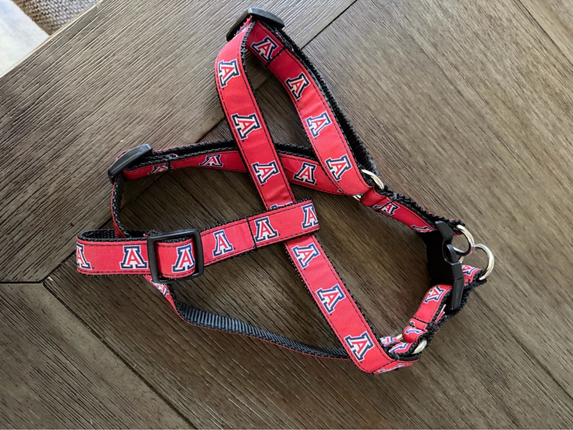 UofA pet collar and shirt