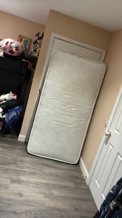 Twin mattress