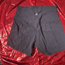 Lululemon Align Shorts 4” & size 6