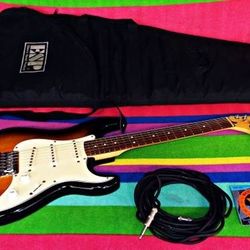 Fender Squier Strat Electric Guitar Bundle, Excellent... 

