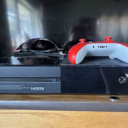 Xbox One , 12 Games & 3 Controllers 