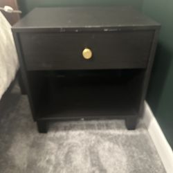 Set Of 2 Nightstands/End Tables