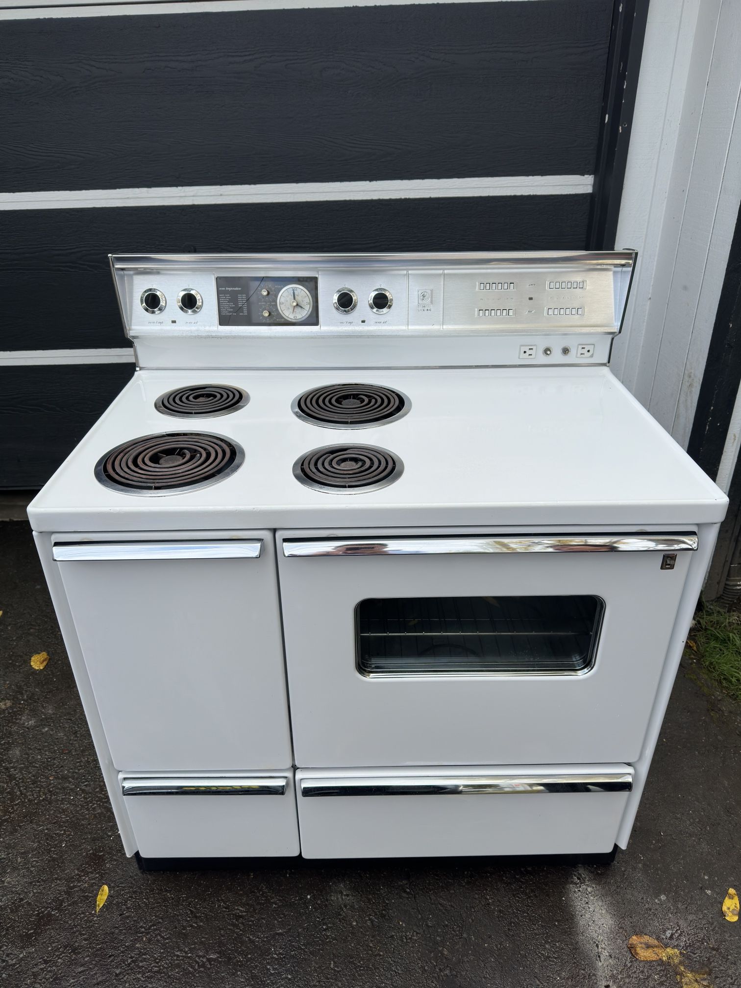 Rare electric stove, 1950