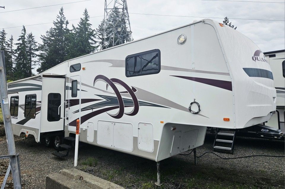2009 Fleetwood Quantum 355SAQS